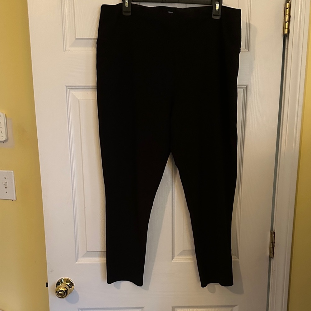 DKNY Women's Black Ankle Pants